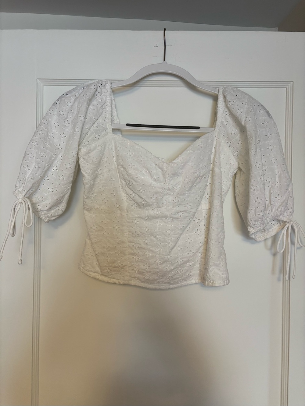 Abercrombie & Fitch White Eyelet Square Neck Puff Sleeve Top